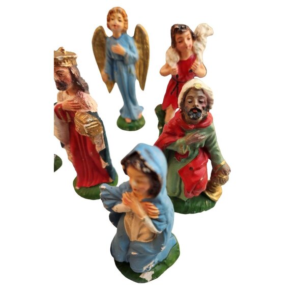 Italian Nativity Figurines Set Of 9 Intricate Details & Vibrant Colors - Picture 14 of 16